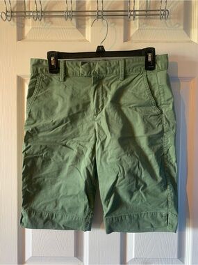 Women's Green Bermuda Shorts - Classic Casual Style